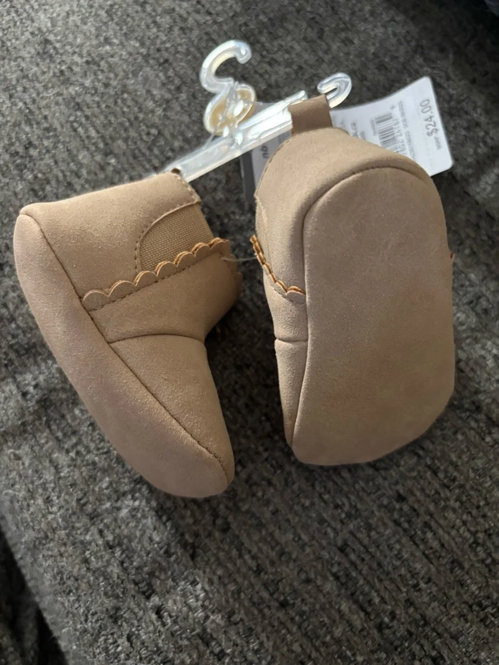 NEW Carter’s Adorable Baby Girl Tan Scalloped  Booties Size Newborn